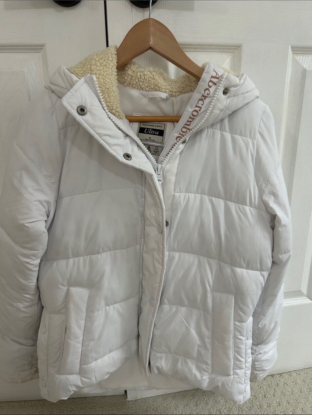 Abercrombie & Fitch Cream-Trim White Quilted Puffer Jacket